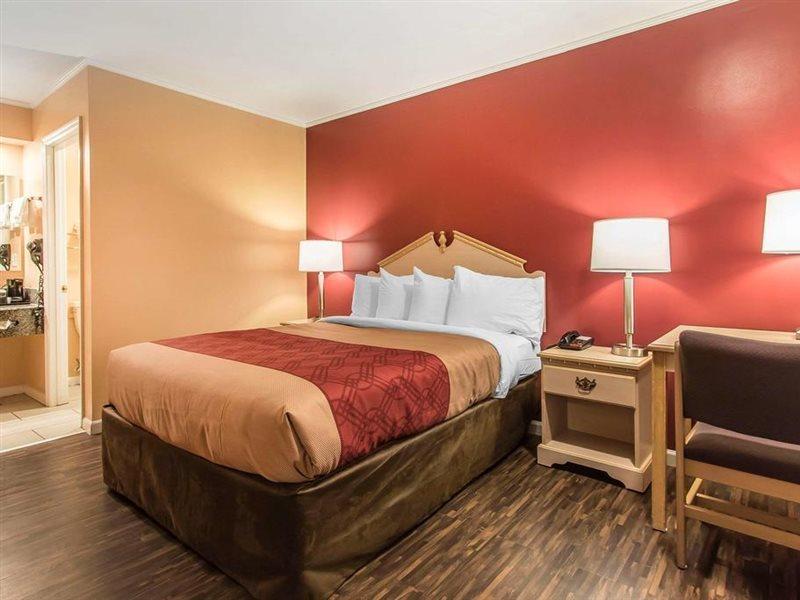 Econo Lodge Cornersville Экстерьер фото