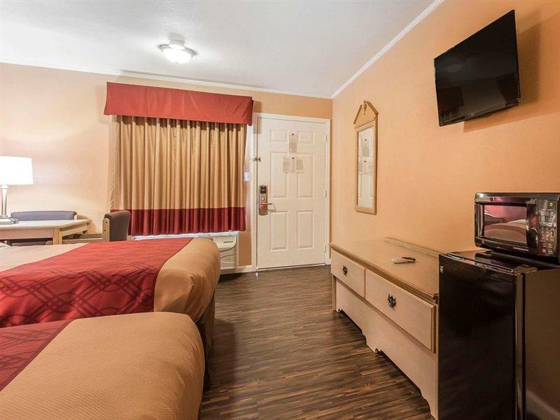 Econo Lodge Cornersville Экстерьер фото