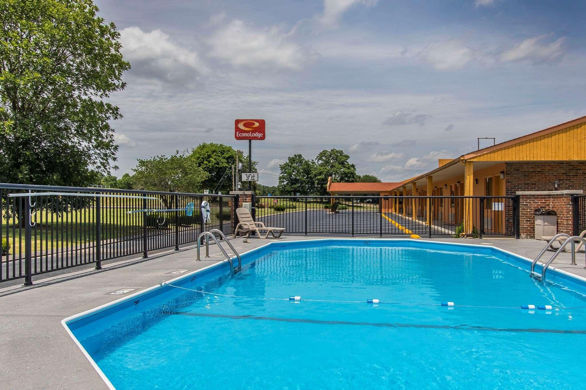 Econo Lodge Cornersville Экстерьер фото