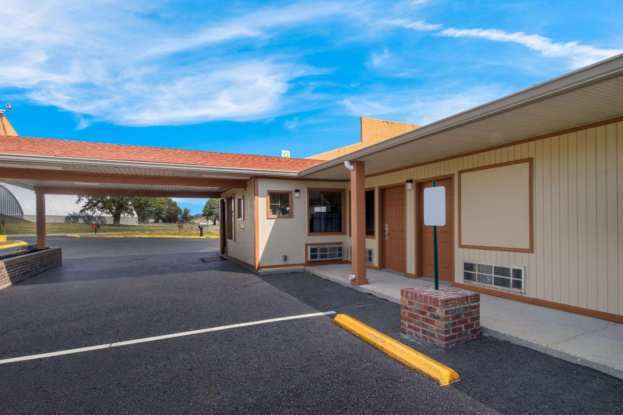 Econo Lodge Cornersville Экстерьер фото