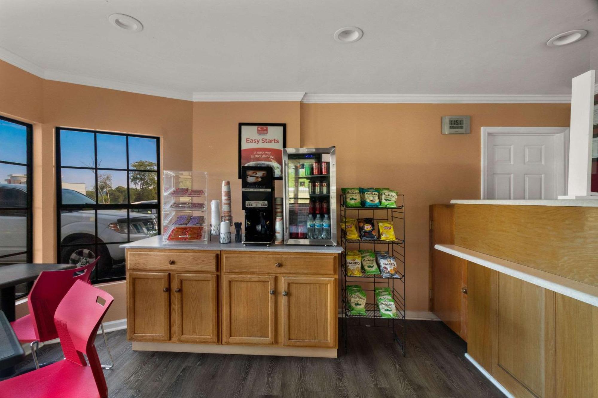 Econo Lodge Cornersville Экстерьер фото
