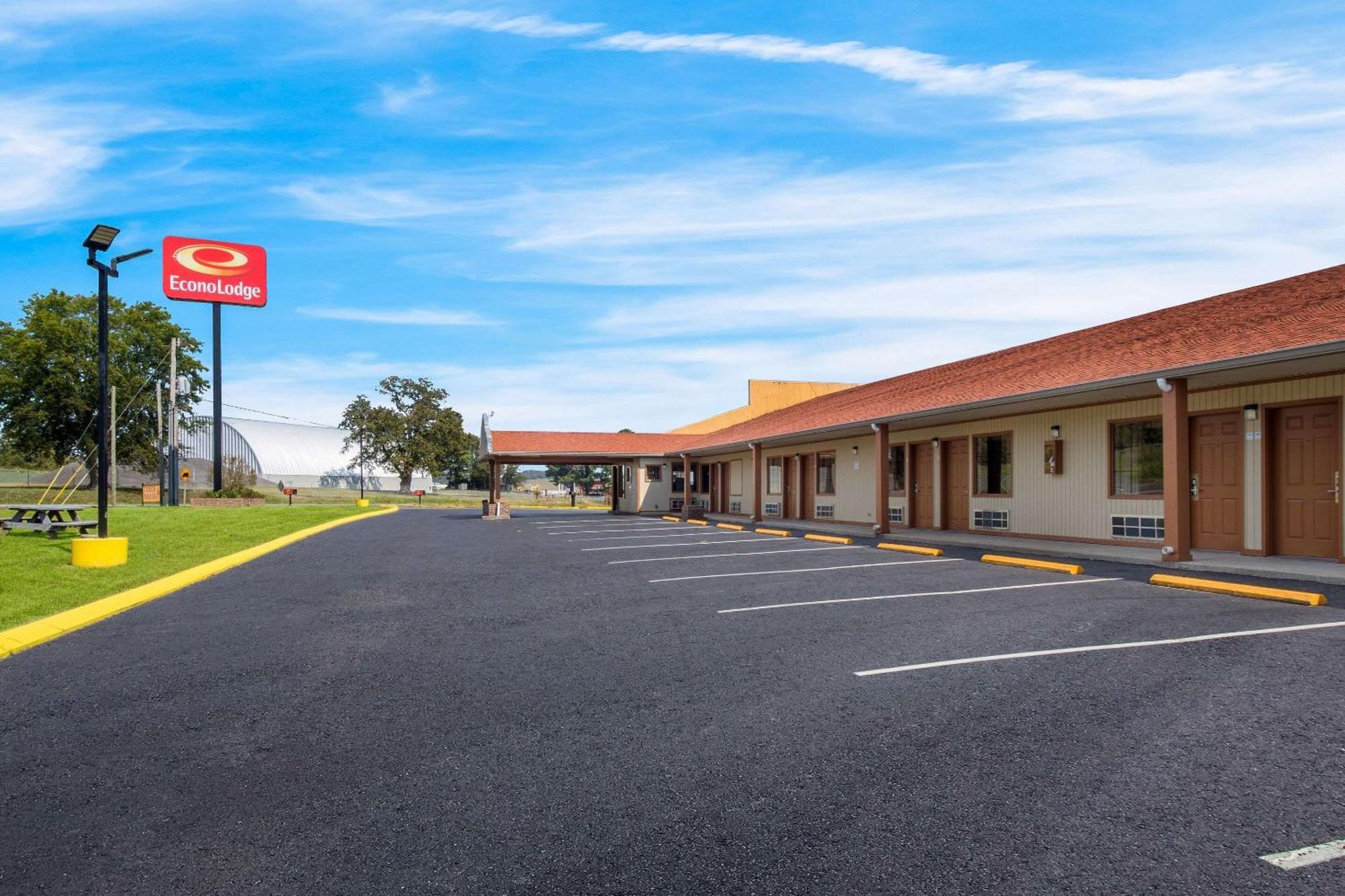 Econo Lodge Cornersville Экстерьер фото