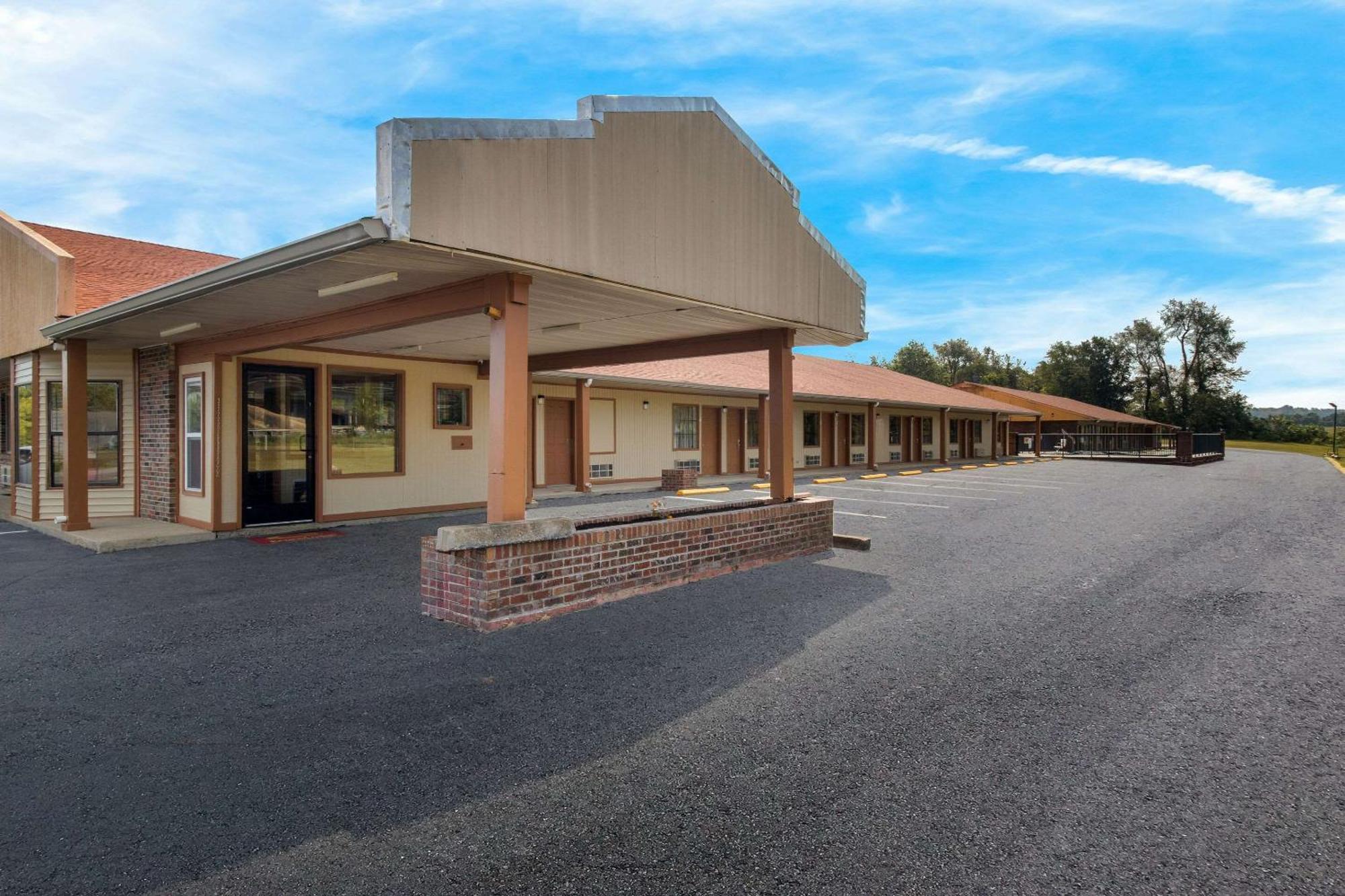 Econo Lodge Cornersville Экстерьер фото